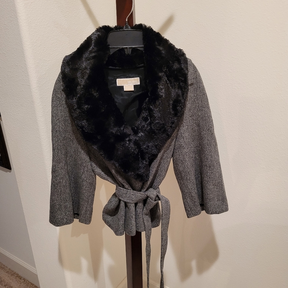 Michael Kors wool blend jacket w/faux fur collar, Size P/M